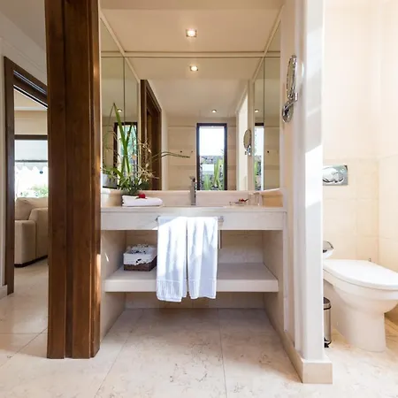Puerto Del Carmen Sleeps 6 With Pool Air Con And Wifi Пуерто-дель-Кармен