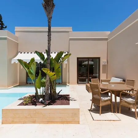 Puerto Del Carmen Sleeps 6 With Pool Air Con And Wifi Пуерто-дель-Кармен